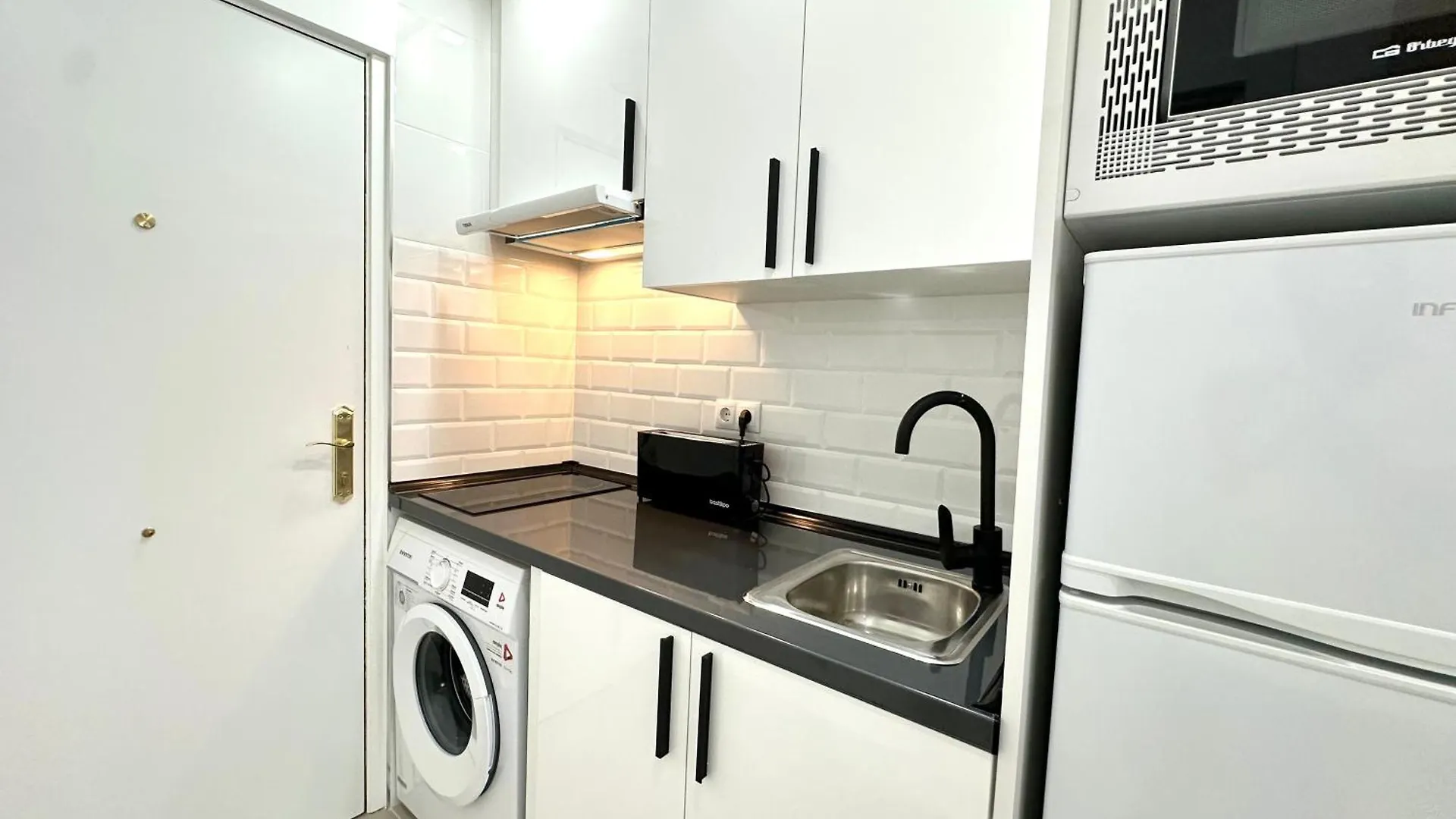 Ver72- Bonito Apart - Terraza - Wifi - Reformado Torremolinos Lägenhet